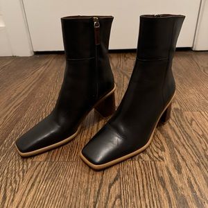 Alohas West vintage black leather ankle boots